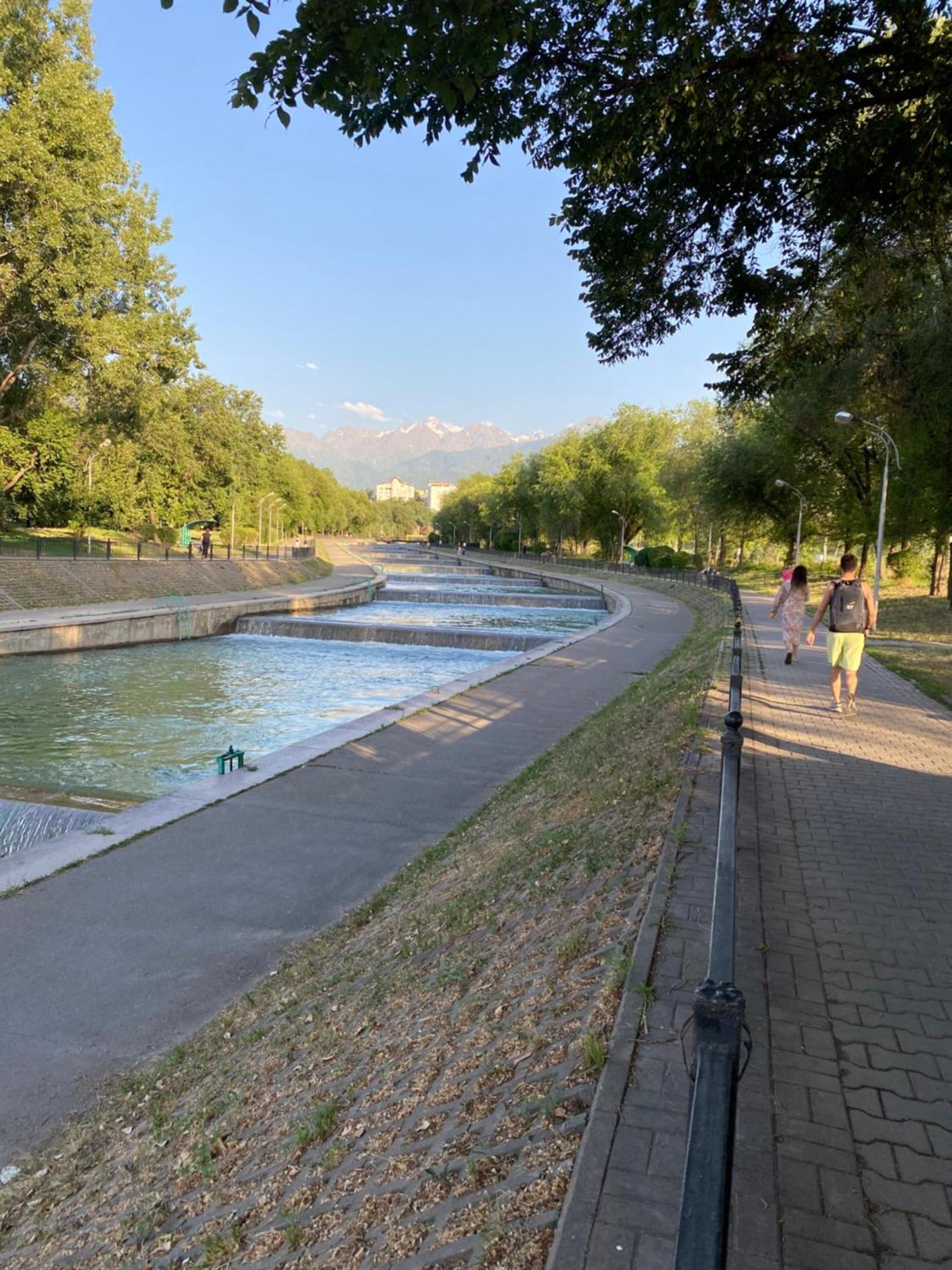 Стильная Студия Shadow Атакент Almaty Exterior photo